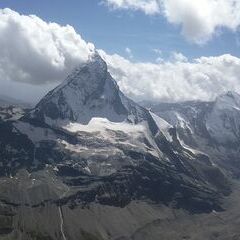 Verortung via Georeferenzierung der Kamera: Aufgenommen in der Nähe von Visp, Schweiz in 4000 Meter